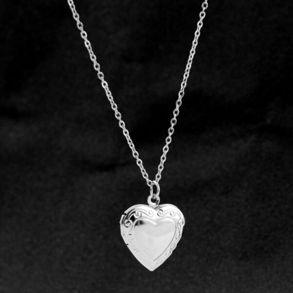 Vintage Silver Heart Locket Necklace – Engraved Photo Pendant 💖📸 - Image 5